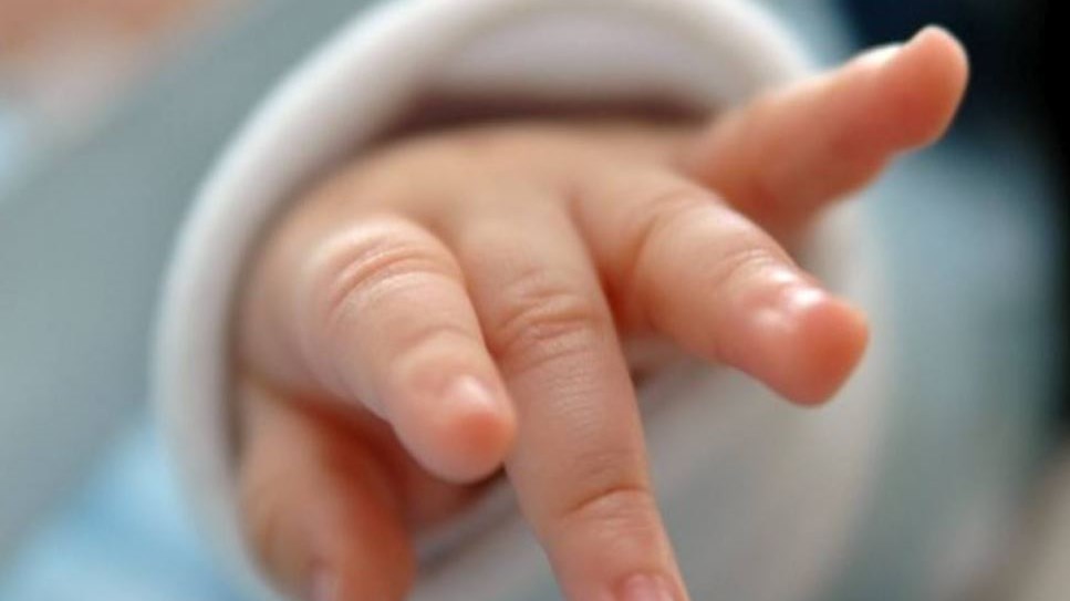 Τραγωδία – Δίχρονο κοριτσάκι πέθανε από σπάνιο ιό – Τι αποκάλυψε η ιατροδικαστής