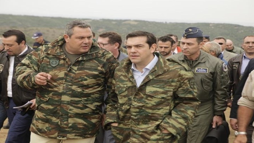 Επίσκεψη με νόημα από Τσίπρα-Καμμένο στην 135 Σμηναρχία Μάχης