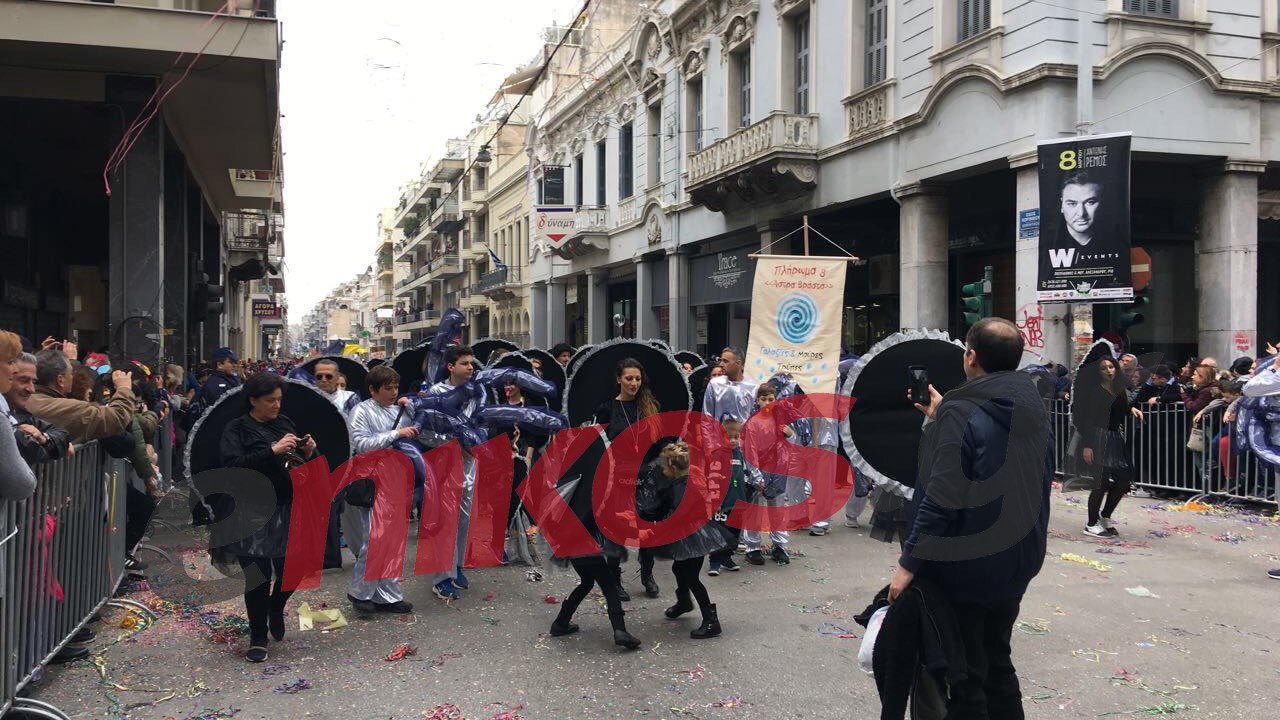 Ξέφρενοι ρυθμοί στο καρναβάλι της Πάτρας – ΒΙΝΤΕΟ και ΦΩΤΟ αναγνώστη