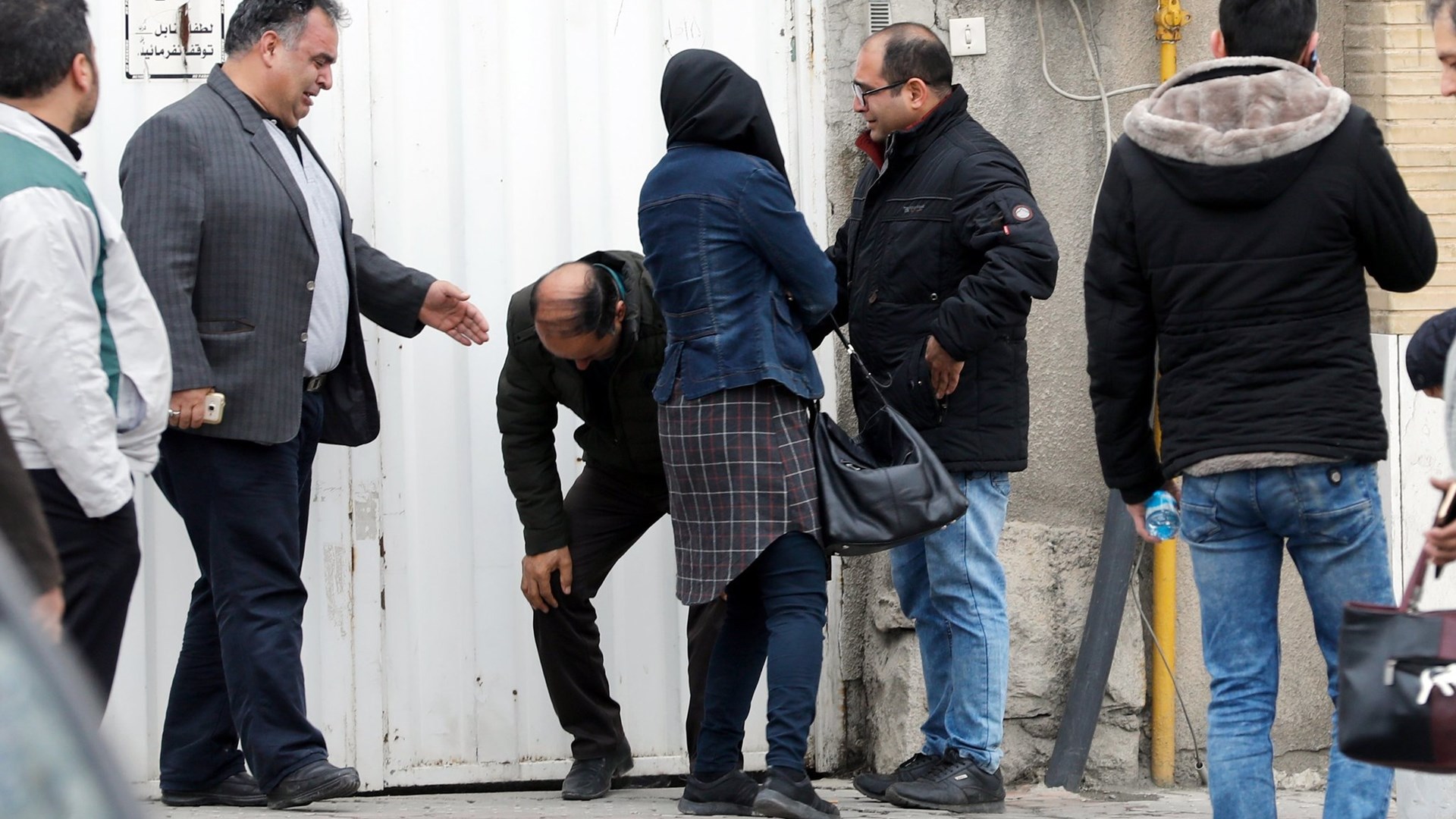 Θρίλερ δίχως τέλος με τον εντοπισμό του αεροσκάφους που συνετρίβη στο Ιράν – Νεκροί θεωρούνται και οι 65 επιβάτες