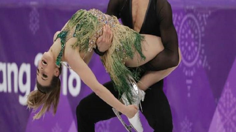 Τι λέει ο πατέρας της αθλήτριας από την Κρήτη του καλλιτεχνικού πατινάζ μετά το σέξι ατύχημά της στον πάγο- BINTEO