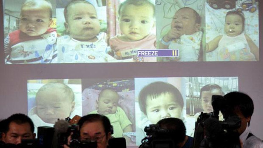 Ιάπωνας κροίσος απέκτησε 13 παιδιά με παρένθετες μητέρες και κέρδισε την επιμέλειά τους