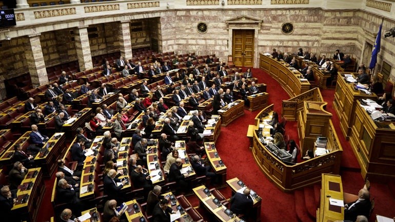 “Θερμό” επεισόδιο στο εντευκτήριο της Βουλής