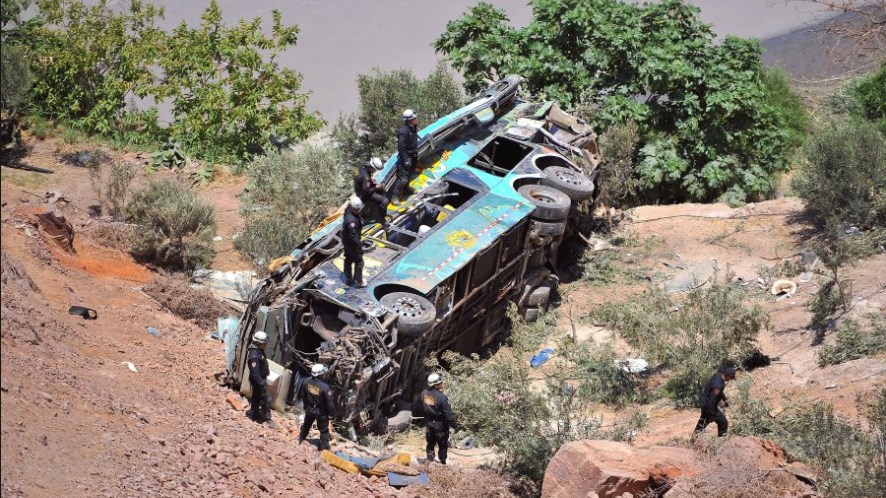 Δεύτερη τραγωδία με λεωφορείο στο Περού μέσα σε δύο μήνες- Τουλάχιστον 44 νεκροί- ΒΙΝΤΕΟ