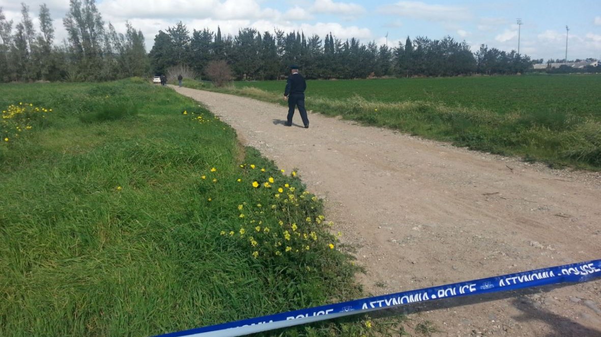 Φρικτή δολοφονία – Νεαρή γυναίκα βρέθηκε κατακρεουργημένη σε χωράφι