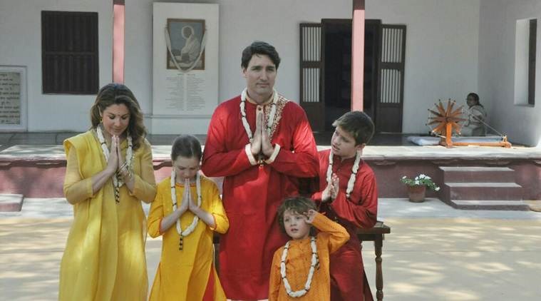 Δεν του έφθαναν οι παρδαλές κάλτσες; Το Twitter γλεντάει τον Τριντό και την… “διπλωματία της μόδας” του – ΦΩΤΟ