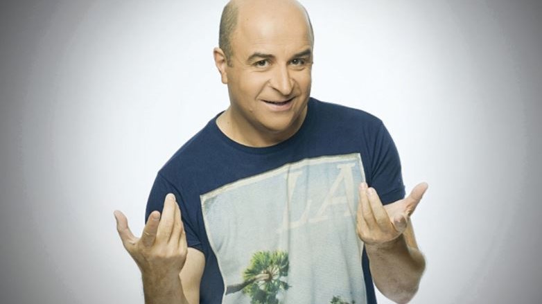 Ο Σεφερλής γίνεται…Ψευτοθόδωρος στο Παλλάς, με σκηνοθέτη τον Ζούλια!