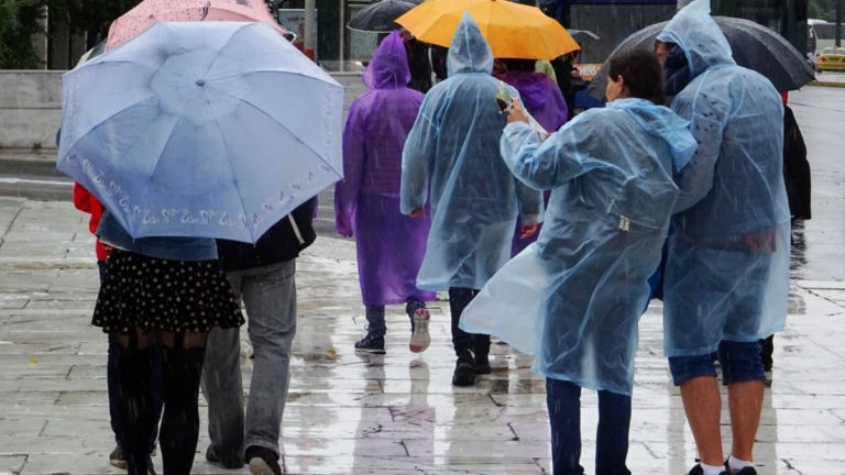 Έκτακτο δελτίο ΕΜΥ: Έρχονται ισχυρές καταιγίδες και χιόνια τα επόμενα 24ωρα