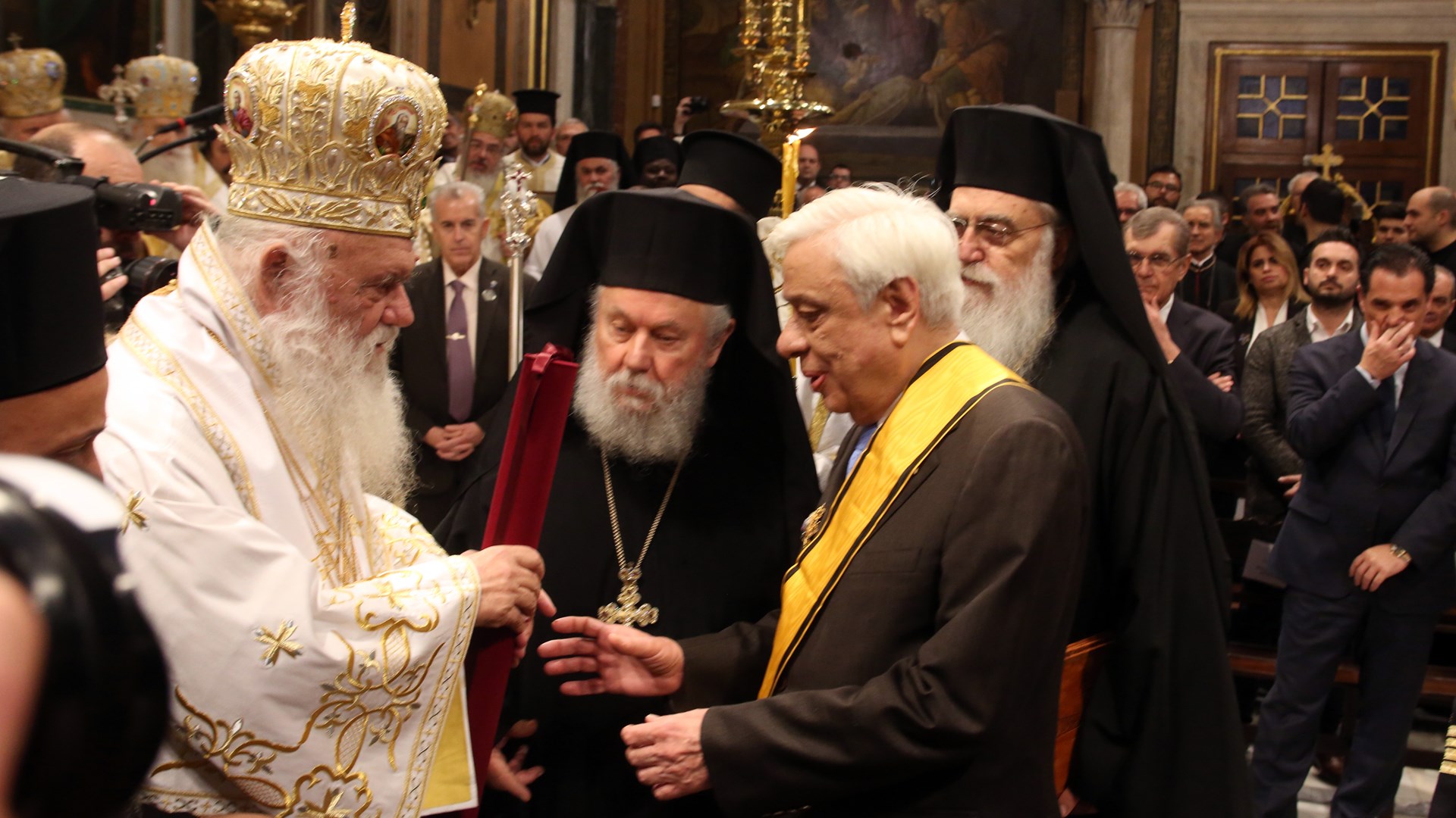 Ο Αρχιεπίσκοπος τίμησε με τον Μεγαλόσταυρο του Αποστόλου Παύλου τον Πρόεδρο της Δημοκρατίας