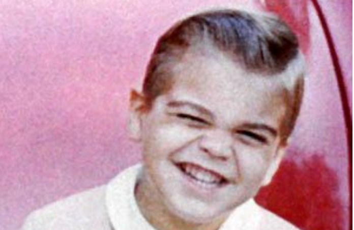 Αναγνωρίζετε τον… γόη της φωτογραφίας;