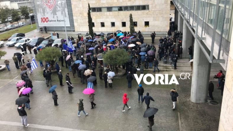 Συγκέντρωση διαμαρτυρίας μέσω Facebook με αίτημα την παραίτηση του Γιάννη Μπουτάρη – ΒΙΝΤΕΟ