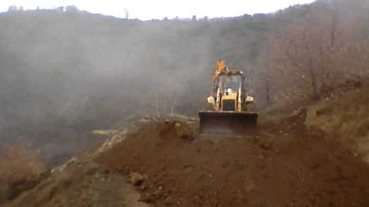 Εκκενώνονται σπίτια στην Πιαλεία Τρικάλων – Η κακοκαιρία σαρώνει τη Θεσσαλία