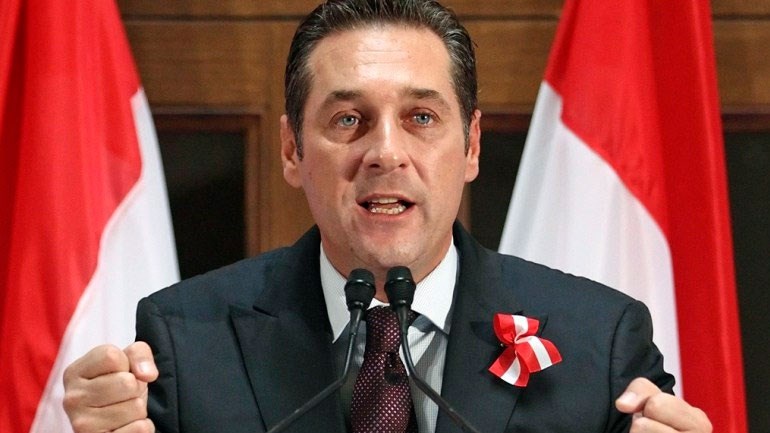 Αυστρία – Η δημόσια τηλεόραση μήνυσε τον αντικαγκελάριο