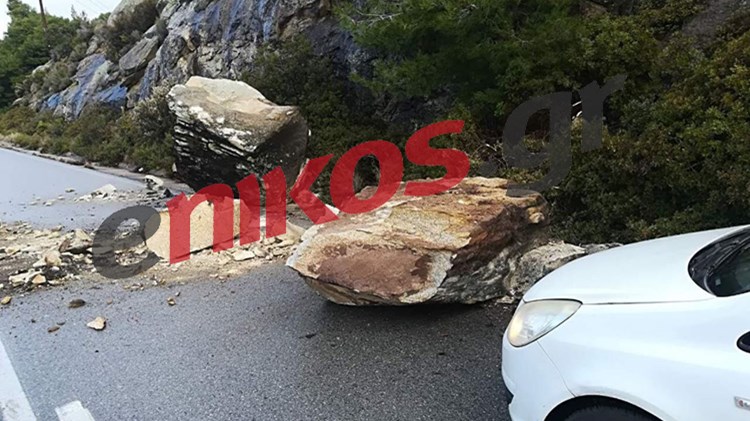 Κατολίσθηση στην Εθνική Οδό Νικήτης – Μαρμαρά- Εγκλωβισμένοι οδηγοί- ΦΩΤΟ αναγνώστη- ΤΩΡΑ