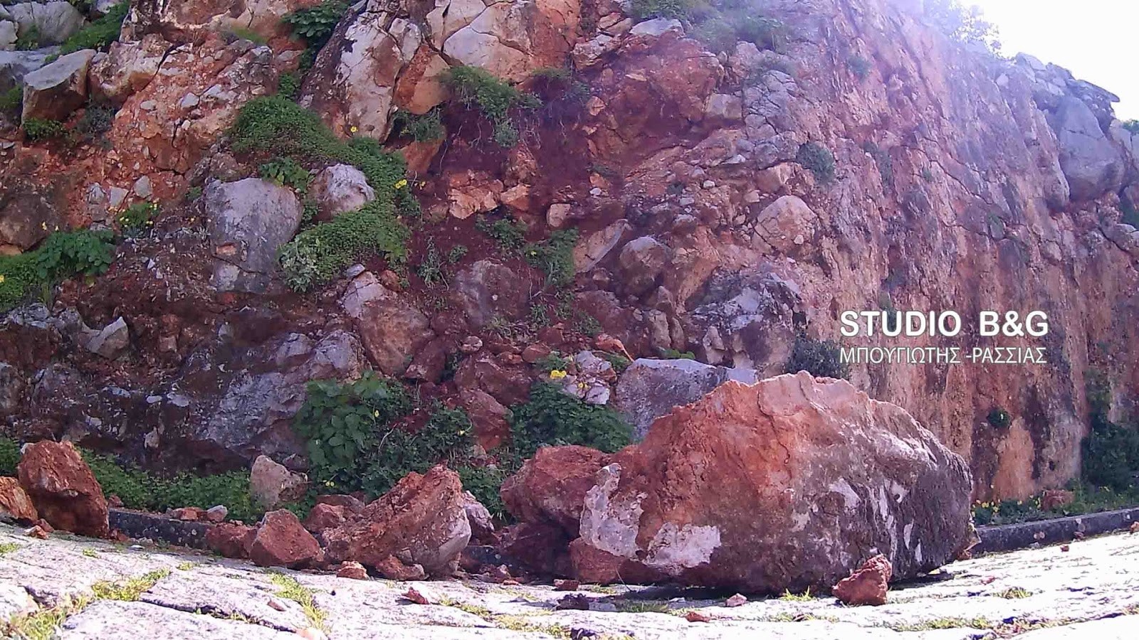 H κακοκαιρία καλά κρατεί – Αποκολλήθηκαν βράχοι στην Ακροναυπλία – ΦΩΤΟ – ΒΙΝΤΕΟ