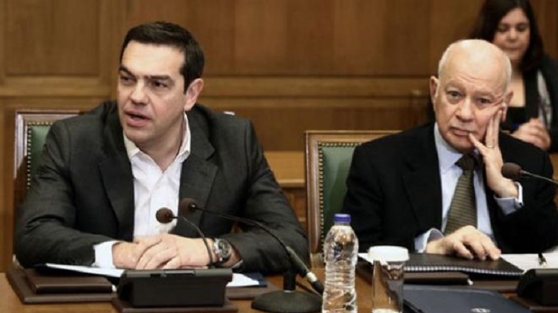 Το sms της παραίτησης Παπαδημητρίου και η απάντηση του Πρωθυπουργού