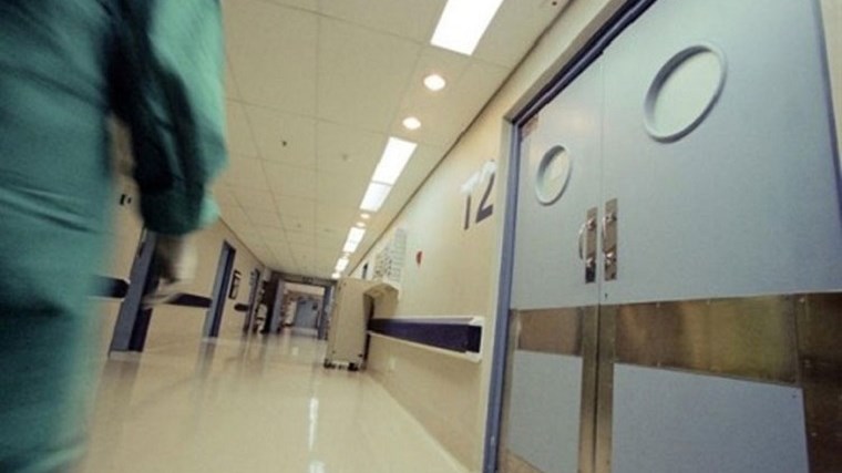 15χρονος πήγε με πονόδοντο στο νοσοκομείο και κατέληξε στην… εντατική