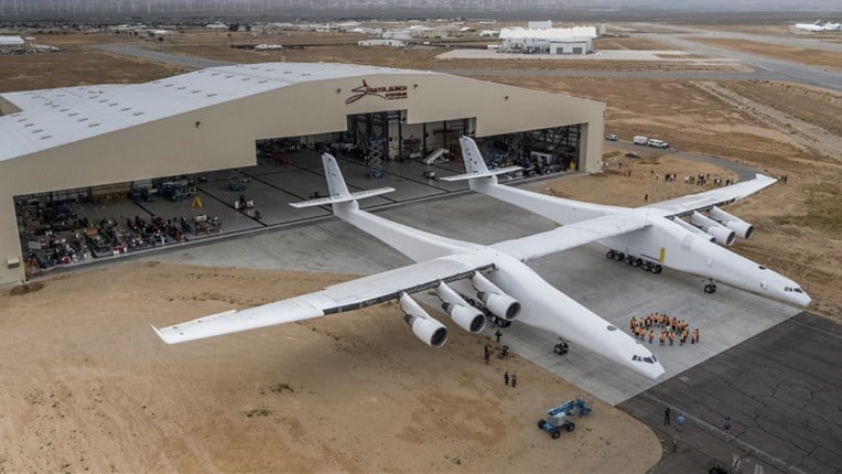 Το μεγαλύτερο αεροσκάφος στον κόσμο είναι έτοιμο για την παρθενική του πτήση – ΦΩΤΟ