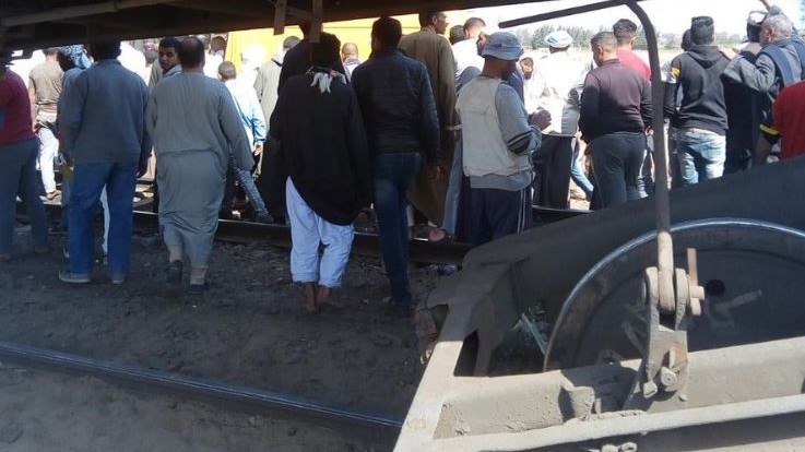 Τραγωδία δίχως τέλος στην Αίγυπτο – 19 οι νεκροί από τη σύγκρουση τρένων