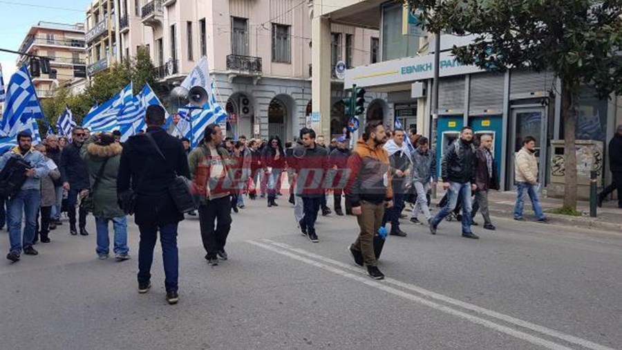 Αντιεξουσιαστές από τη μια και οπαδοί του Σώρρα από την άλλη προκάλεσαν…χάος στην Πάτρα – ΦΩΤΟ – ΒΙΝΤΕΟ