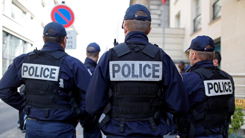 Σοκ στη Γαλλία – Συνελήφθη ένας από τους πλέον διαβόητους κατά συρροήν βιαστές