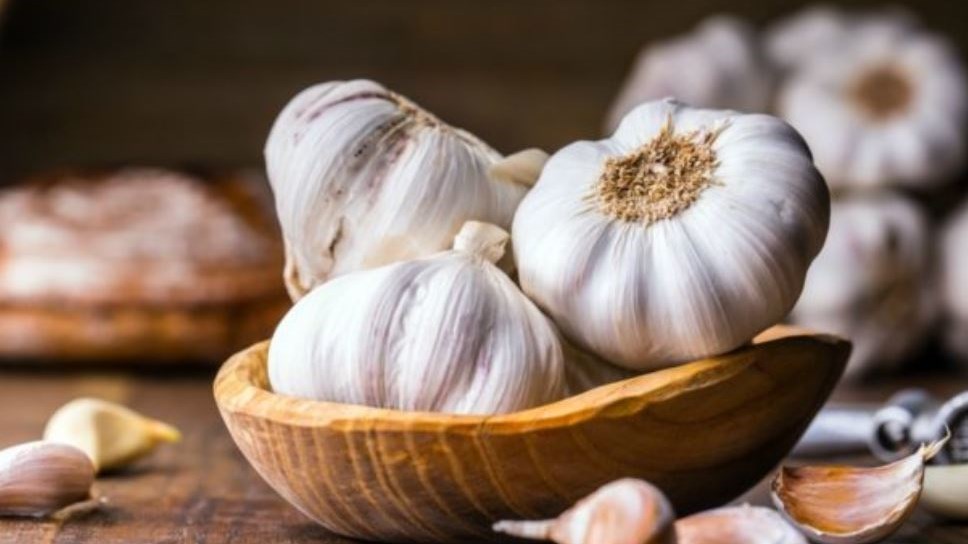 Αυτό είναι το κόλπο για να μην μυρίζετε ποτέ σκόρδο