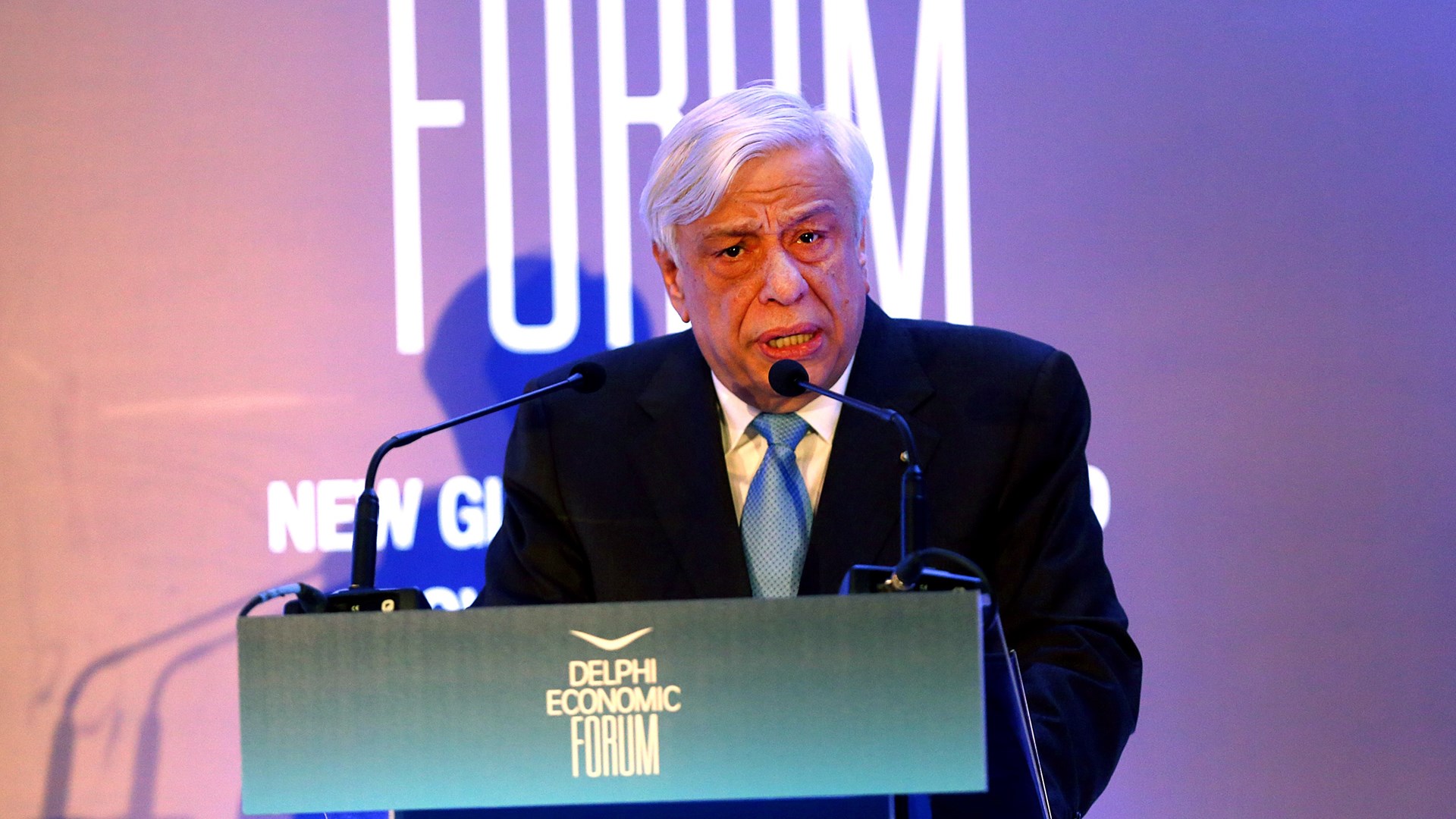 Παυλόπουλος από Δελφούς: Ο πραγματικός «εχθρός» της Ευρωζώνης δεν είναι τόσο το έλλειμμα όσο ο κίνδυνος από την κρίση χρέους