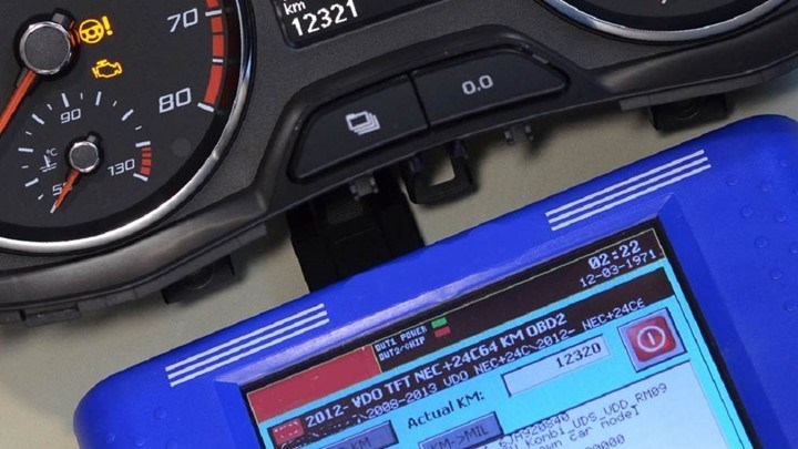 Μόνο στο enikonomia.gr: Έμπορος Ι.Χ βορείων προαστίων: Από αναβολή σε αναβολή οι δίκες – Κέρδη-μαμούθ από το γύρισμα χιλιομέτρων