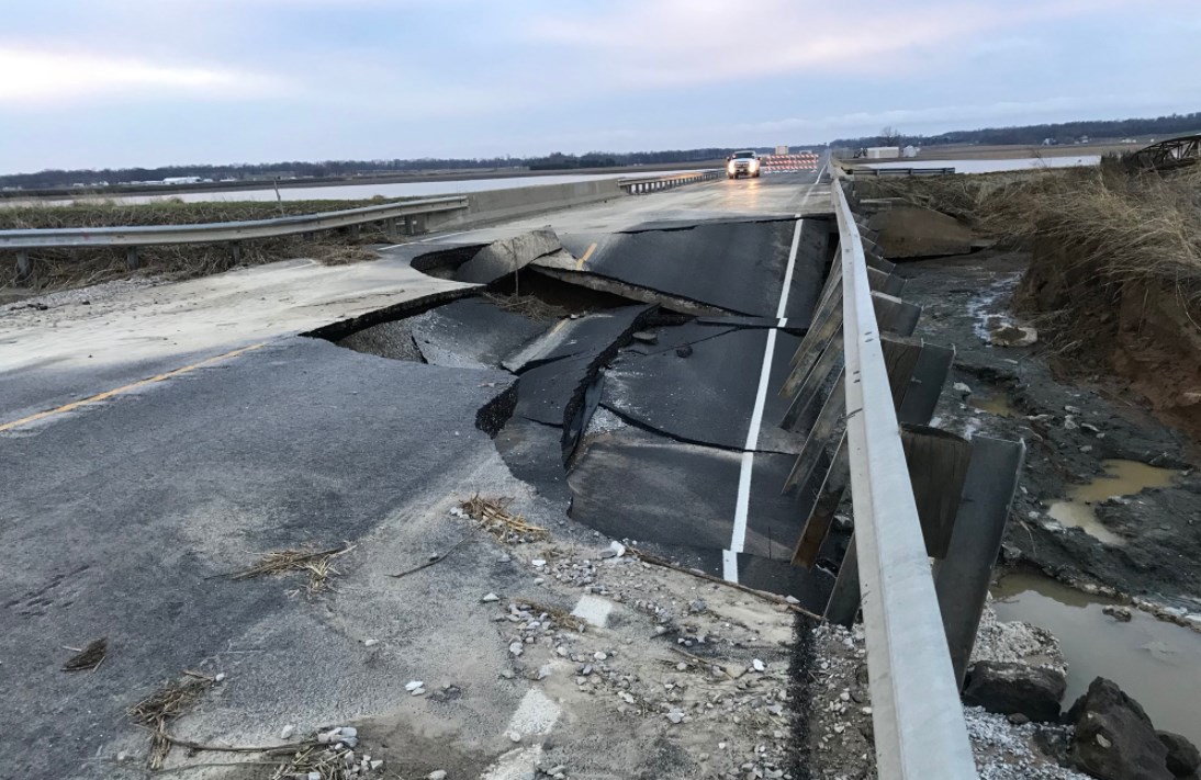 Καταιγίδες και πλημμύρες προκαλούν χάος στις ανατολικές ΗΠΑ – ΒΙΝΤΕΟ