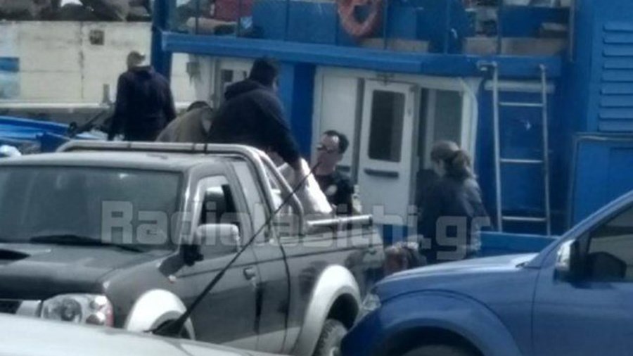 Η σοκολάτα…ο σκύλος, τα πριόνια και τα τρυπάνια –  Αποκαλύφθηκε το “ένοχο φορτίο” του αλιευτικού ανοιχτά της Κρήτης – ΦΩΤΟ – ΒΙΝΤΕΟ