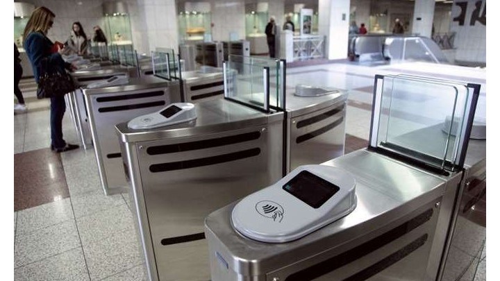 Κλείνουν σήμερα οι μπάρες του μετρό στο Σύνταγμα