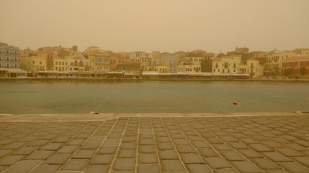 «Πνίγηκε» η Κρήτη από την αφρικανική σκόνη- ΦΩΤΟ