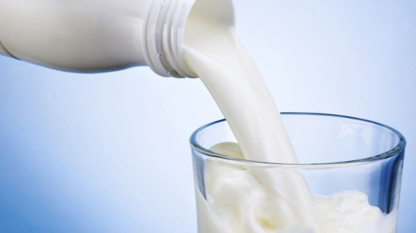 Φτιάχνει ρούχα από … ληγμένο γάλα- ΦΩΤΟ