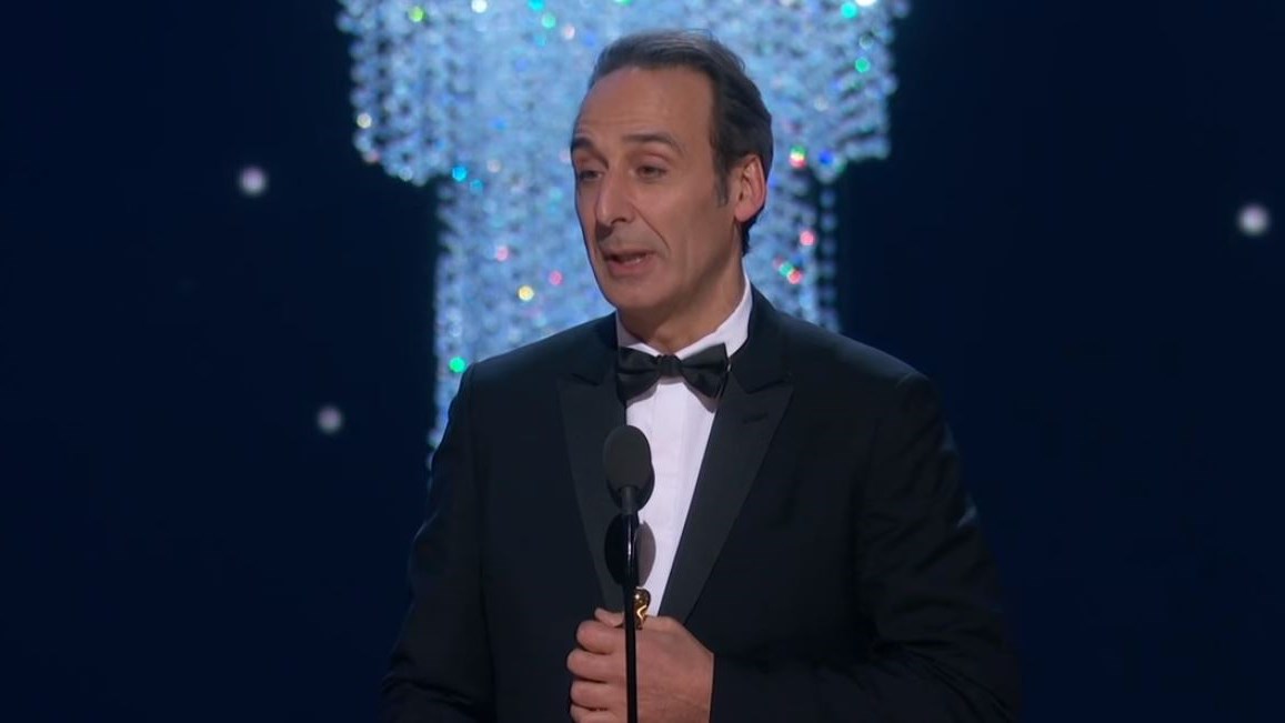 Ο Αλεξάντρ Ντεσπλά αφιέρωσε το Όσκαρ στην Ελληνίδα μητέρα του – ΒΙΝΤΕΟ