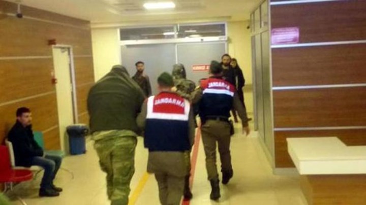 «Μάχη» για να μεταφερθούν οι δύο στρατιωτικοί στο ελληνικό προξενείο στην Αδριανούπολη