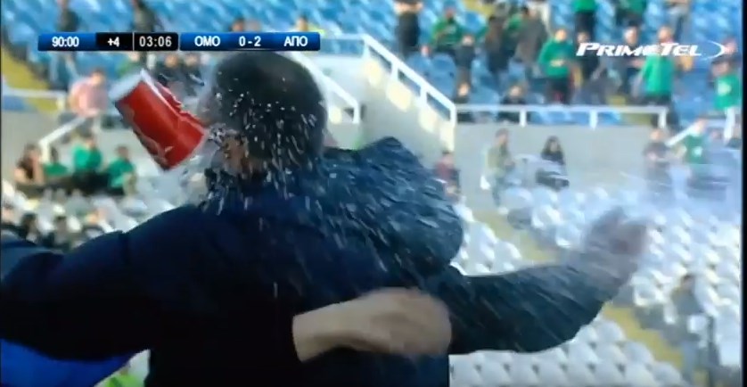 Μετά τον Γκαρθία και ο Δώνης “θύμα” αντικειμένου από οπαδό – ΒΙΝΤΕΟ