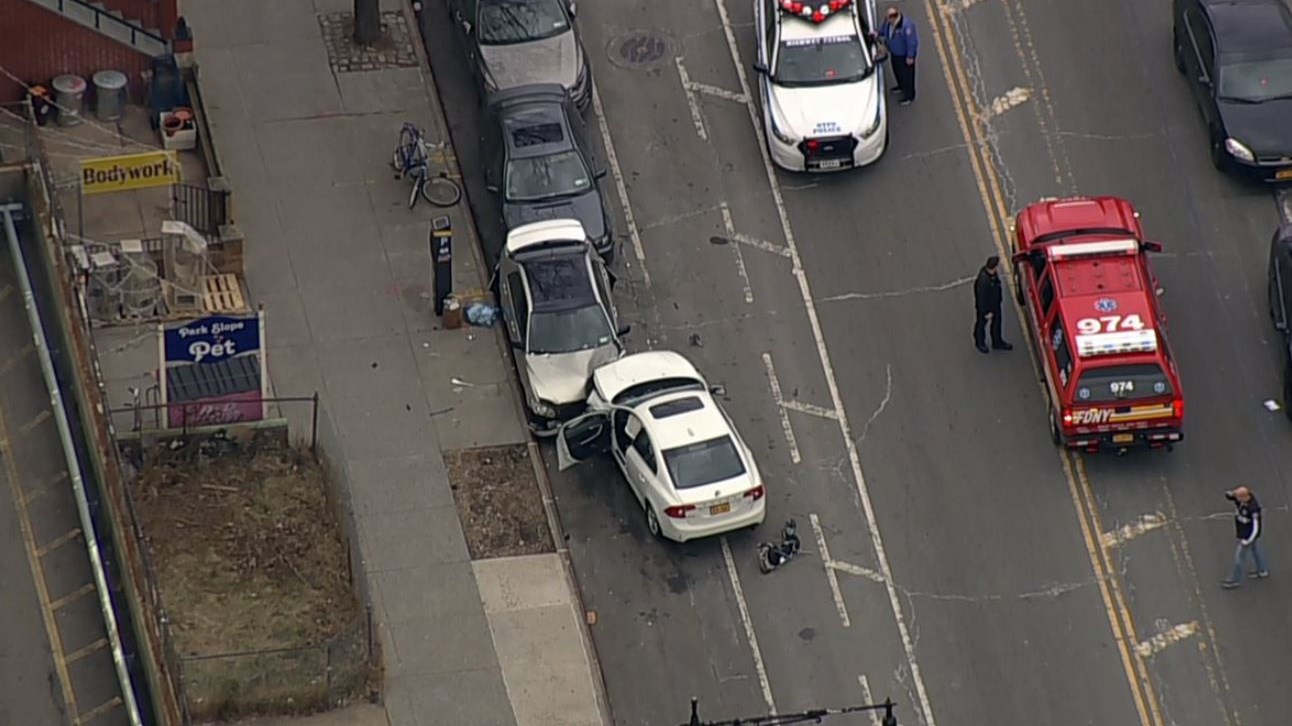 Τραγωδία στο Μπρούκλιν: Δύο παιδιά νεκρά και μία έγκυος τραυματίας σε φοβερό τροχαίο – ΦΩΤΟ