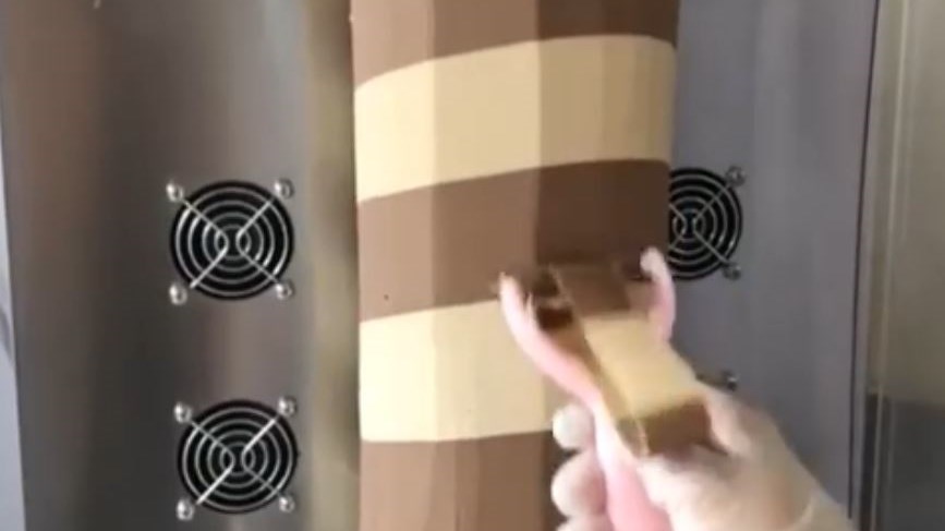 Αυτό το κεμπάμπ δεν είναι σαν τα άλλα…είναι σοκολατένιο – ΒΙΝΤΕΟ