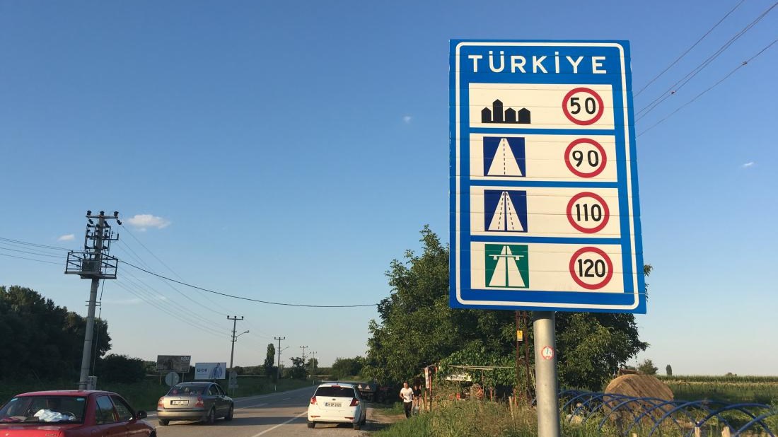 Μποϊκοτάζ στην αγορά της Αδριανούπολης για τους δύο στρατιωτικούς – ΒΙΝΤΕΟ