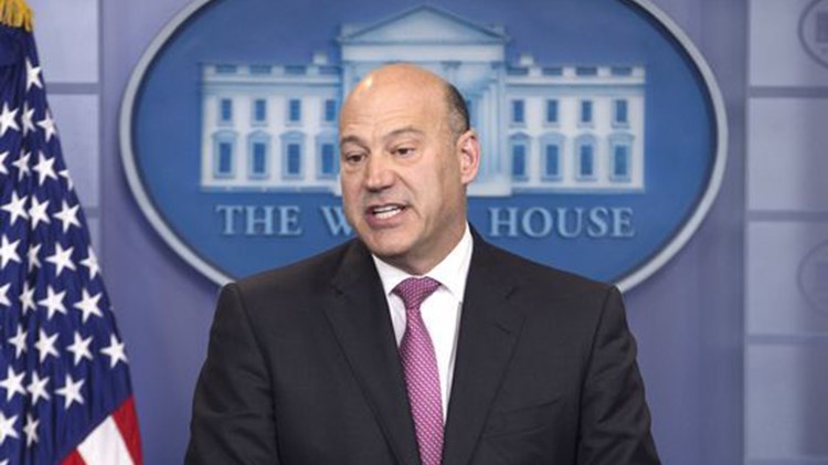 Παραιτήθηκε ο κορυφαίος οικονομικός σύμβουλος του Ντόναλντ Τραμπ