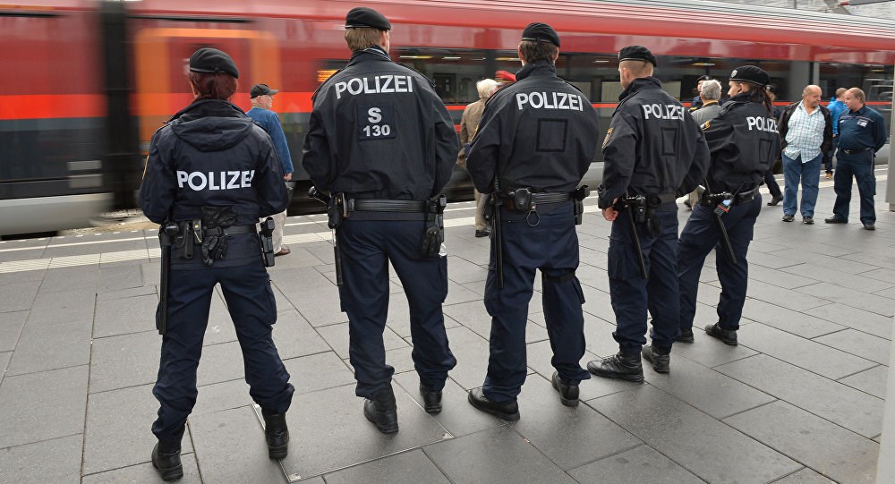 Τραγωδία: Πιάστηκε το χέρι της σε μεταλλικό πλέγμα και πέθανε αβοήθητη από το κρύο