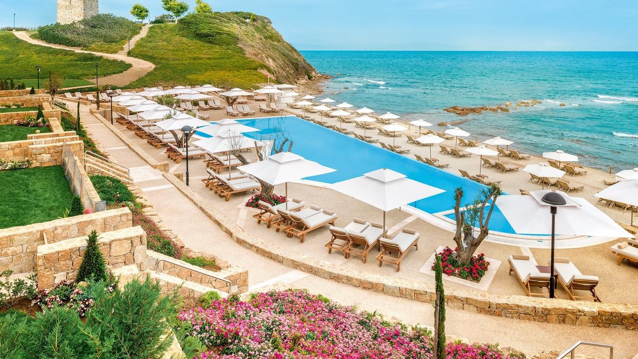 Το Sani Resort πρωταγωνιστεί σε νέο φωτογραφικό λεύκωμα