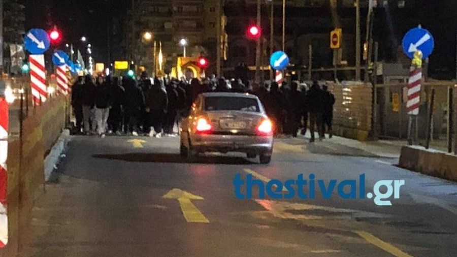 Διαμαρτυρία οπαδών του ΠΑΟΚ στο αεροδρόμιο “Μακεδονία” – ΦΩΤΟ