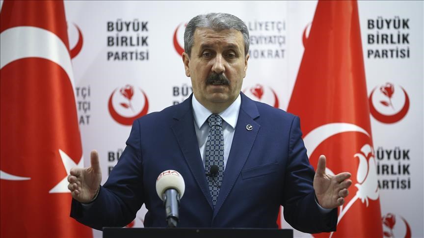 Προκαλεί ο πρόεδρος του ακροδεξιού BBP: Η τουρκική σημαία θα κυματίσει ξανά στην Αθήνα