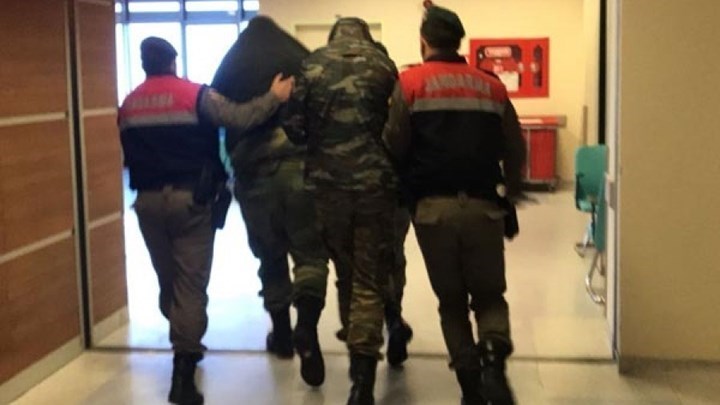 Με διεθνοποίηση της σύλληψης των στρατιωτικών απαντά η Ελλάδα στα τουρκικά «παιχνίδια καθυστερήσεων» – Τα επόμενα βήματα της Αθήνας