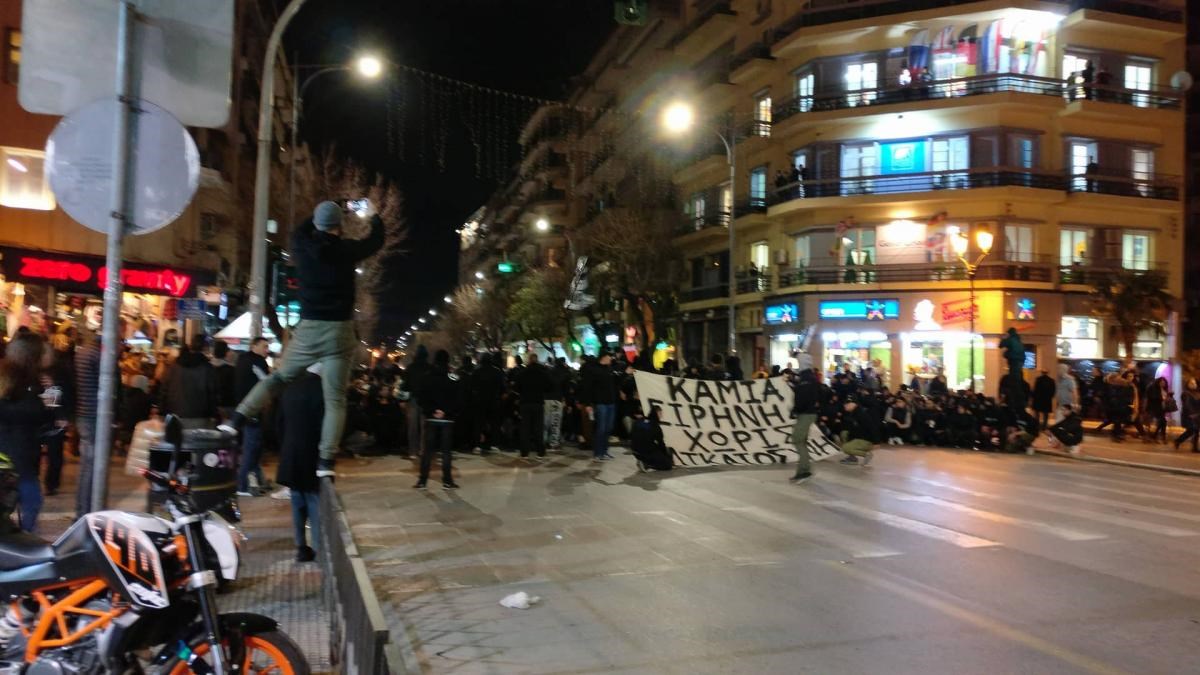 Βίντεο από την πορεία των οπαδών του ΠΑΟΚ στους κεντρικούς δρόμους της Θεσσαλονίκης