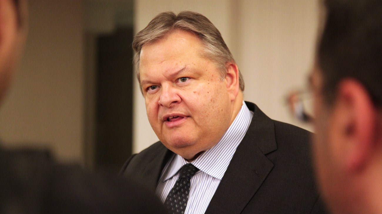 Διαφοροποιείται από τη ΔΗ.ΣΥ. ο Βενιζέλος – Υπερψηφίζει την πρόταση της ΝΔ