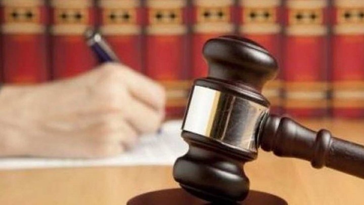 Συμβολαιογράφοι κατά Κωνσταντοπούλου: Επικοινωνικές φιέστες οι απειλές και οι εκβιασμοί για τους πλειστηριασμούς