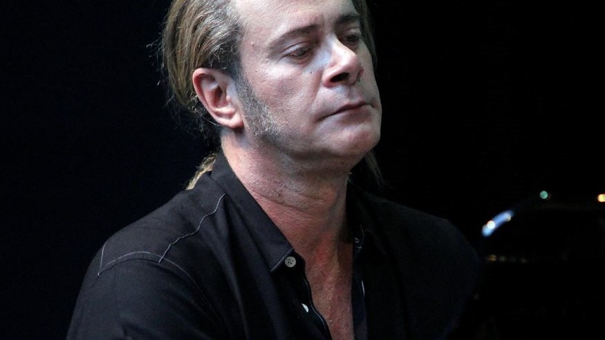 Ο Στέφανος Κορκολής στον Realfm 97,8 για τη συναυλία του με τον Νicola Piovani για το Ίδρυμα “Καρδιές για Όλους”