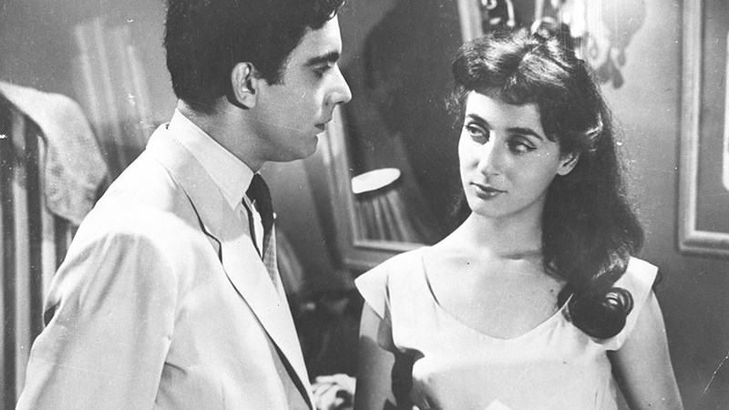 Γιατί ο Κακογιάννης προσπαθούσε να κρατήσει χωριστά τις νύχτες τον Χορν και την Λαμπέτη – Η αντιπάθεια εξελίχθηκε σε θυελλώδη έρωτα